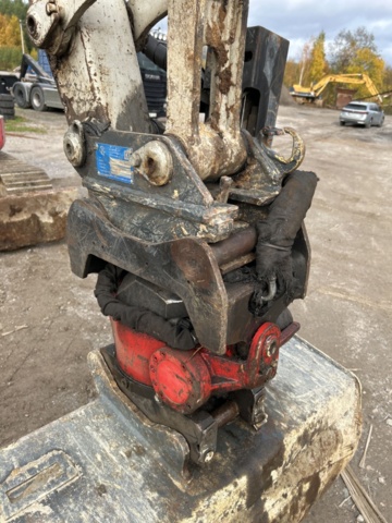 1378200-30 Bandgrävare med rototilt Takeuchi TB153FR -2009