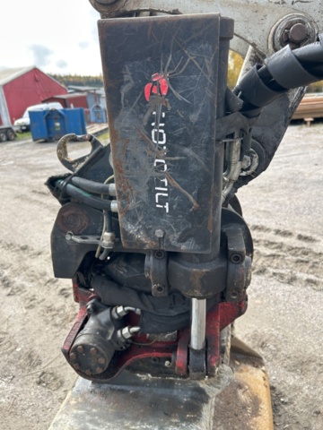 1378200-32 Bandgrävare med rototilt Takeuchi TB153FR -2009