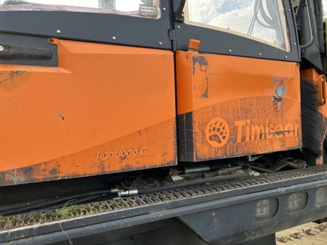 1378201-18 Kombimaskin skördare/skotare Timbear Lightlogg C
