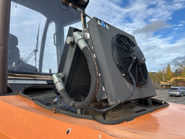 1378201-23 Kombimaskin skördare/skotare Timbear Lightlogg C