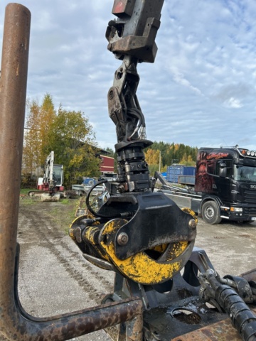 1378201-37 Kombimaskin skördare/skotare Timbear Lightlogg C