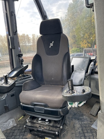 1378201-44 Kombimaskin skördare/skotare Timbear Lightlogg C