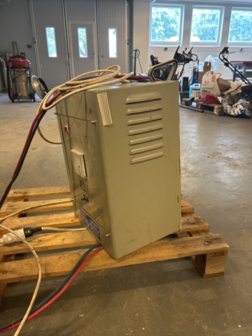 1296748-10 Motviktstruck Steinbock EFG 125 T (1986)