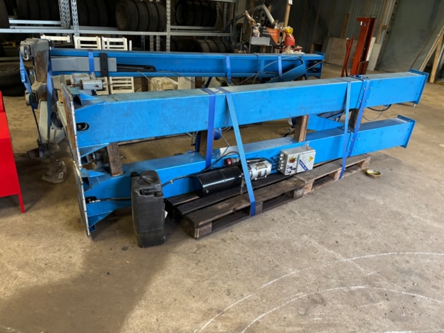 1410672-1 Tvåpelarlyft 4 ton, 2 st