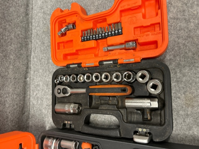 1368104-5 Hylsnyckelsats och bitsatser