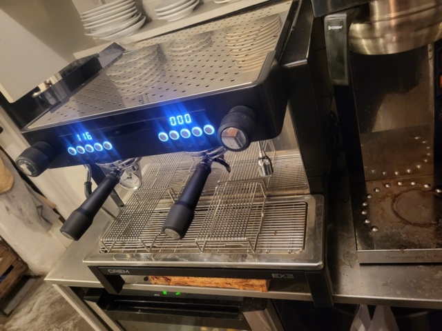 1431127-2 Crem EX3 – Espressomaskin 2-grupps (professionell)