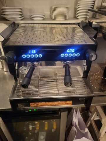 1431127-1 Crem EX3 – Espressomaskin 2-grupps (professionell)