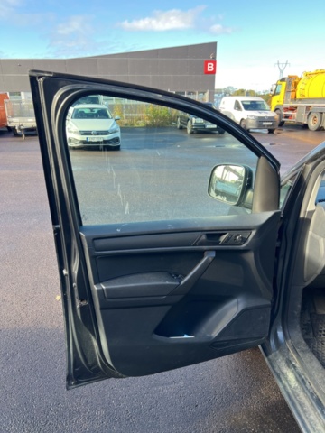 1351328-25 Volkswagen Caddy Van 2.0 TDI BlueMotion Manuell, 150hk, -2016