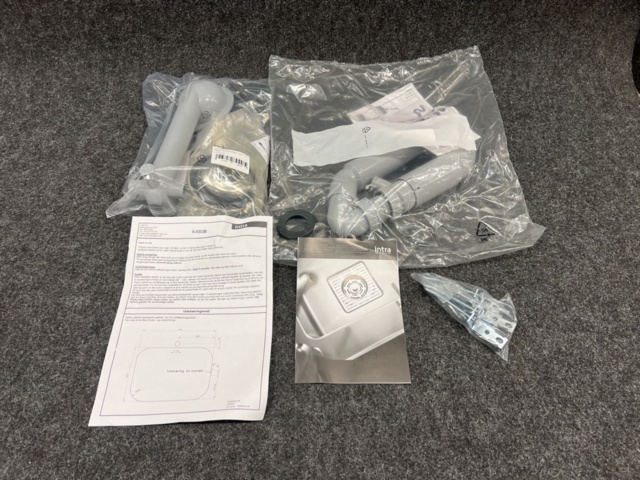 1422952-7 Diskho Intra Barents BK480B1-R025 Insatsbänk