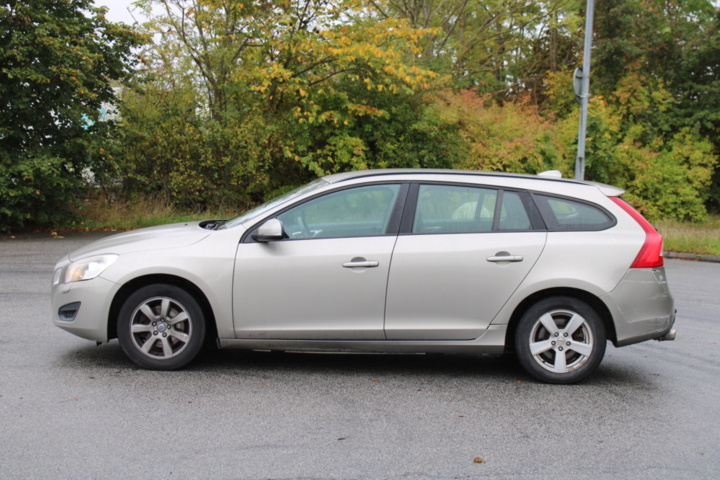 1430304-2 Volvo V60 D2 Powershift, 115hk, -2012