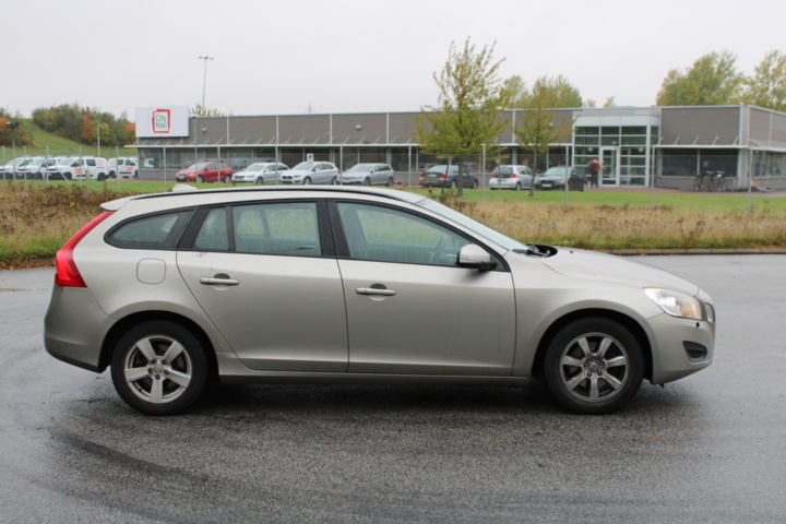 1430304-6 Volvo V60 D2 Powershift, 115hk, -2012