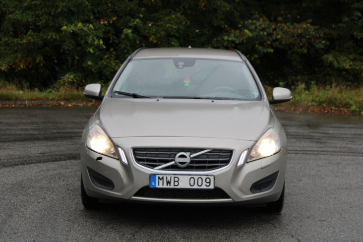 1430304-8 Volvo V60 D2 Powershift, 115hk, -2012