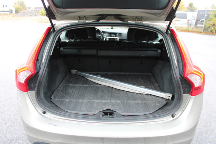 1430304-20 Volvo V60 D2 Powershift, 115hk, -2012