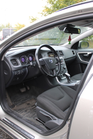 1430304-21 Volvo V60 D2 Powershift, 115hk, -2012