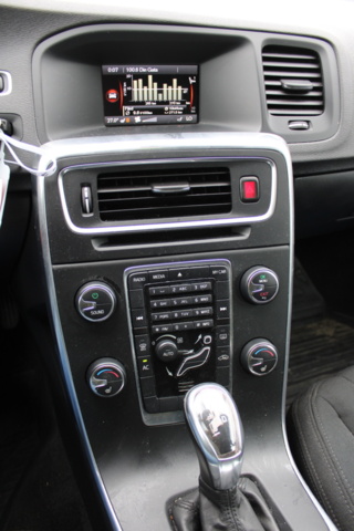 1430304-28 Volvo V60 D2 Powershift, 115hk, -2012