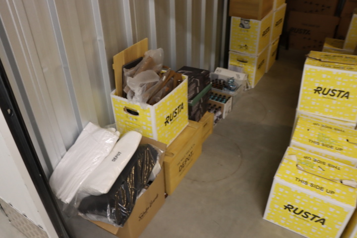 1430968-3 Varulager - Exklusiva hårvårdsprodukter för män