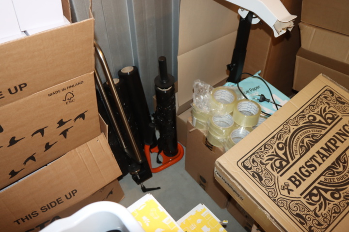 1430968-10 Varulager - Exklusiva hårvårdsprodukter för män