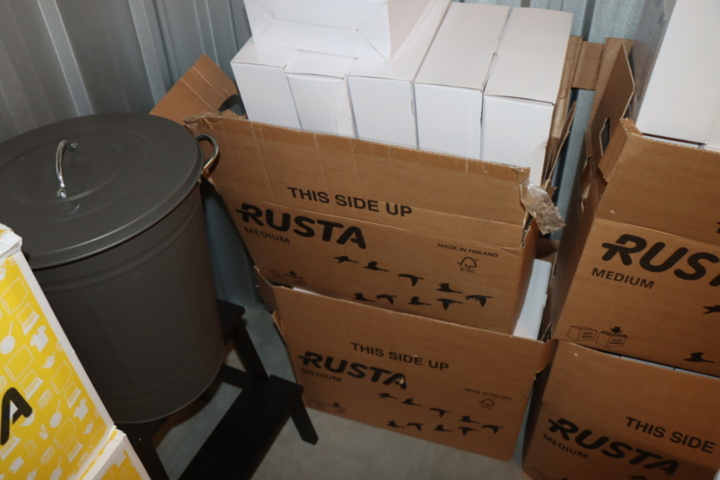 1430968-11 Varulager - Exklusiva hårvårdsprodukter för män