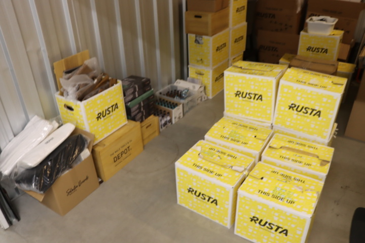 1430968-18 Varulager - Exklusiva hårvårdsprodukter för män