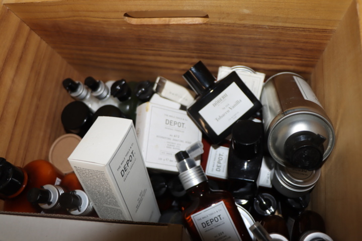 1430968-19 Varulager - Exklusiva hårvårdsprodukter för män