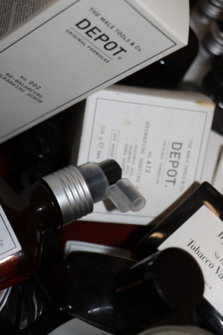 1430968-21 Varulager - Exklusiva hårvårdsprodukter för män