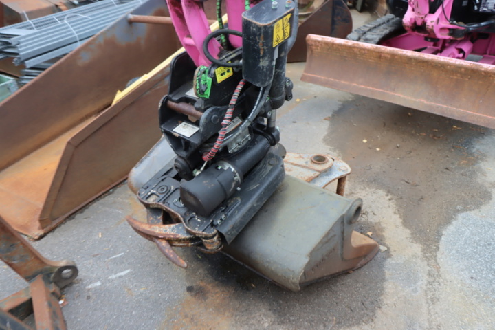 1431883-14 Excavator Volvo ECR35D 3.5 tons, 2 buckets