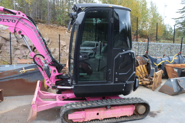 1431883-24 Excavator Volvo ECR35D 3.5 tons, 2 buckets