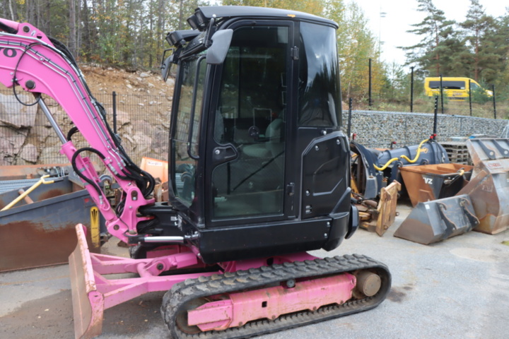 1431883-27 Excavator Volvo ECR35D 3.5 tons, 2 buckets