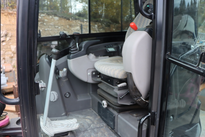 1431883-30 Excavator Volvo ECR35D 3.5 tons, 2 buckets