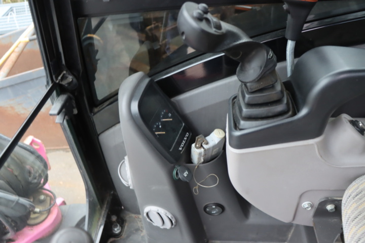 1431883-32 Excavator Volvo ECR35D 3.5 tons, 2 buckets