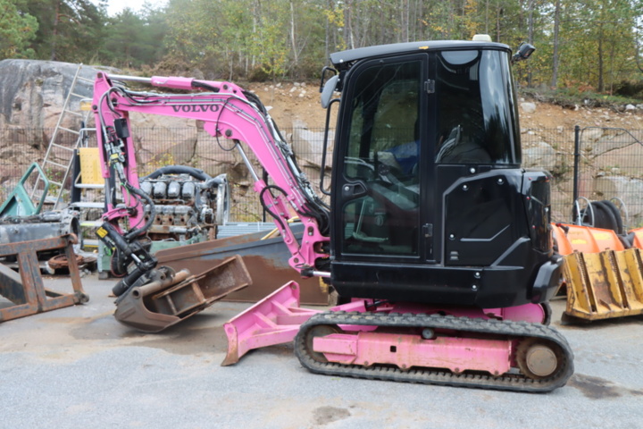 1431883-37 Excavator Volvo ECR35D 3.5 tons, 2 buckets