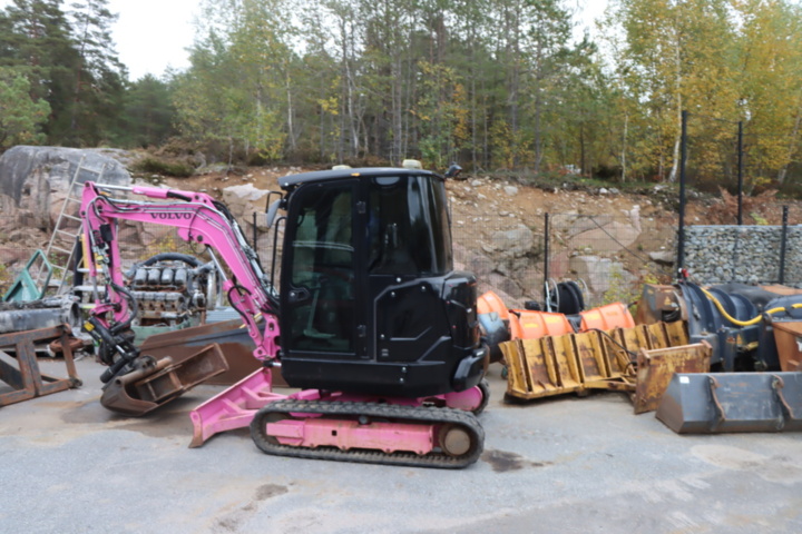 1431883-38 Excavator Volvo ECR35D 3.5 tons, 2 buckets