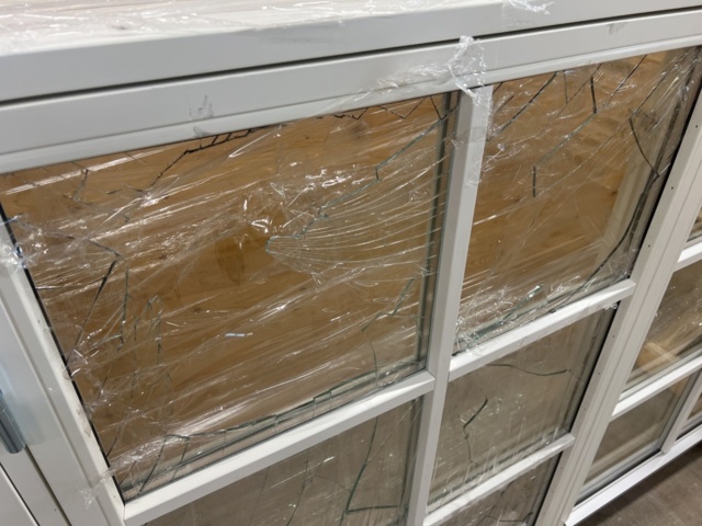 1416336-5 Glass part 2680x1280 Transport damaged