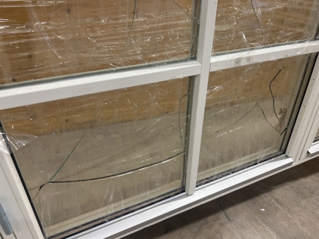 1416336-7 Glass part 2680x1280 Transport damaged