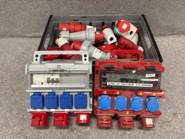 1368115-1 Byggcentraler 2st, 1 låda 3-fas kabel