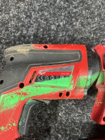 1431185-8 Skruvautomat 2 st med skruvdragare 2 st - Milwaukee