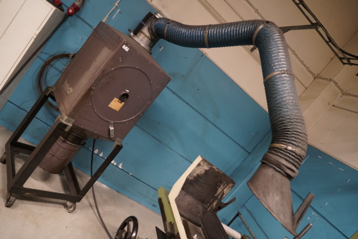 1403969-1 Nederman Extraction system on stand – complete with hose and filter