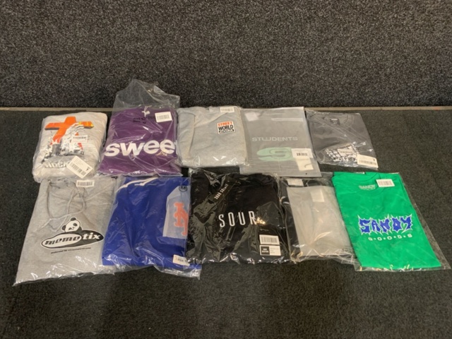 1421310-4 10 st klädesplagg, Strl M