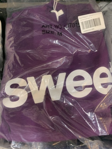 1421310-6 10 st klädesplagg, Strl M