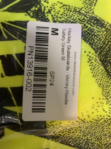 1421312-10 8 st klädesplagg, Strl M