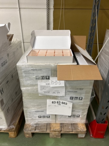 1368033-5 Stort parti med laboratorietillbehör och utrustning - ca 700 000 artiklar