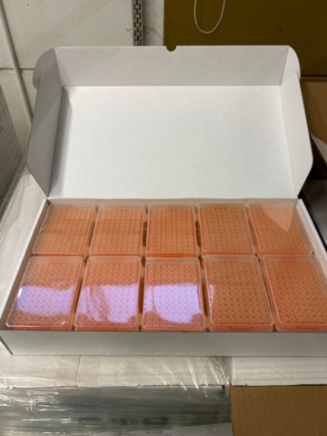 1368033-6 Stort parti med laboratorietillbehör och utrustning - ca 700 000 artiklar