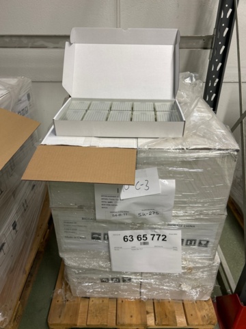 1368033-13 Stort parti med laboratorietillbehör och utrustning - ca 700 000 artiklar