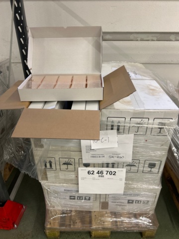 1368033-19 Stort parti med laboratorietillbehör och utrustning - ca 700 000 artiklar