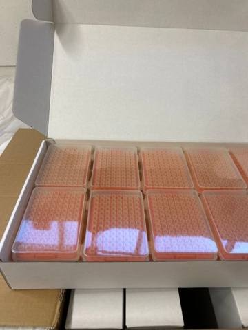 1368033-25 Stort parti med laboratorietillbehör och utrustning - ca 700 000 artiklar