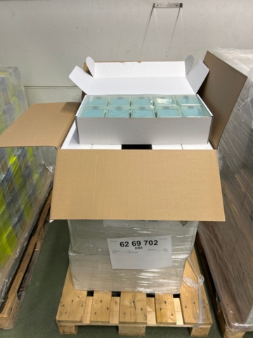 1368033-32 Stort parti med laboratorietillbehör och utrustning - ca 700 000 artiklar