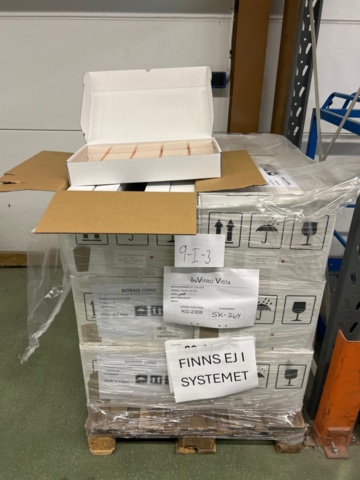 1368033-37 Stort parti med laboratorietillbehör och utrustning - ca 700 000 artiklar