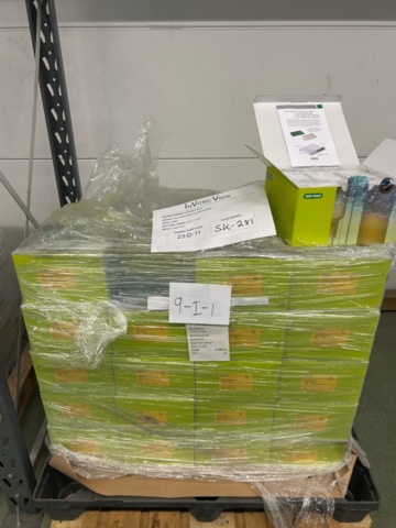 1368033-40 Stort parti med laboratorietillbehör och utrustning - ca 700 000 artiklar