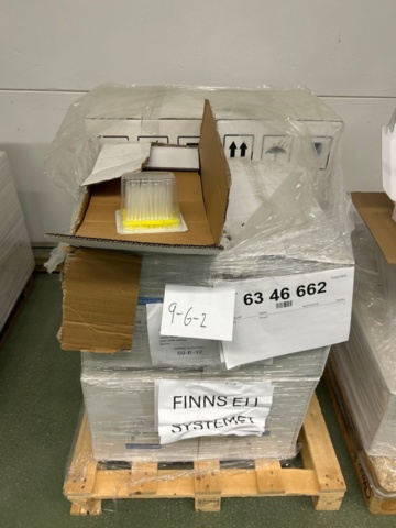 1368033-55 Stort parti med laboratorietillbehör och utrustning - ca 700 000 artiklar