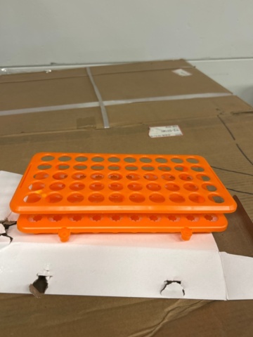 1368033-60 Stort parti med laboratorietillbehör och utrustning - ca 700 000 artiklar